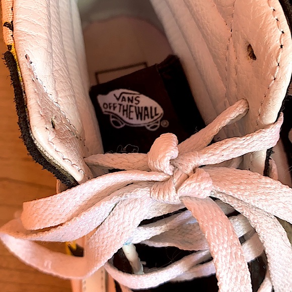 Cute Vans Off The Wall Banana Pink and Black sneakers 💓 - Picture 3 of 3